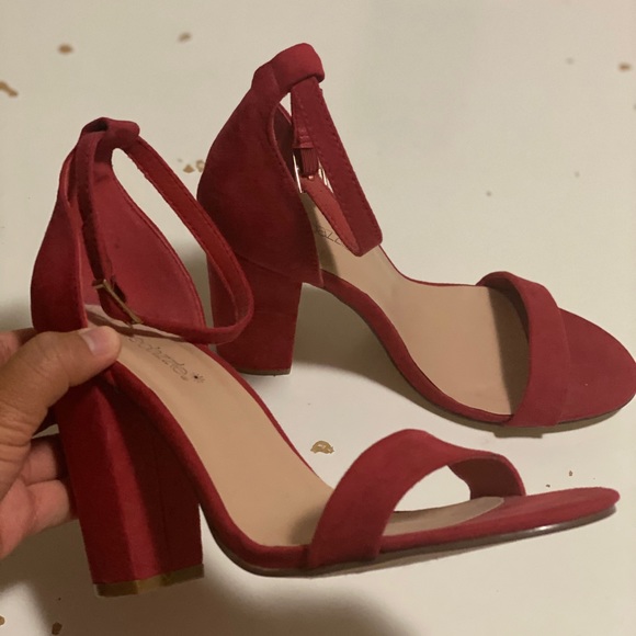 Red Shoedazzle Sandals - Picture 3 of 4